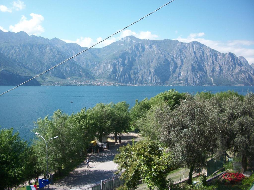 Hotel Casa Marinella Malcesine Eksteriør bilde