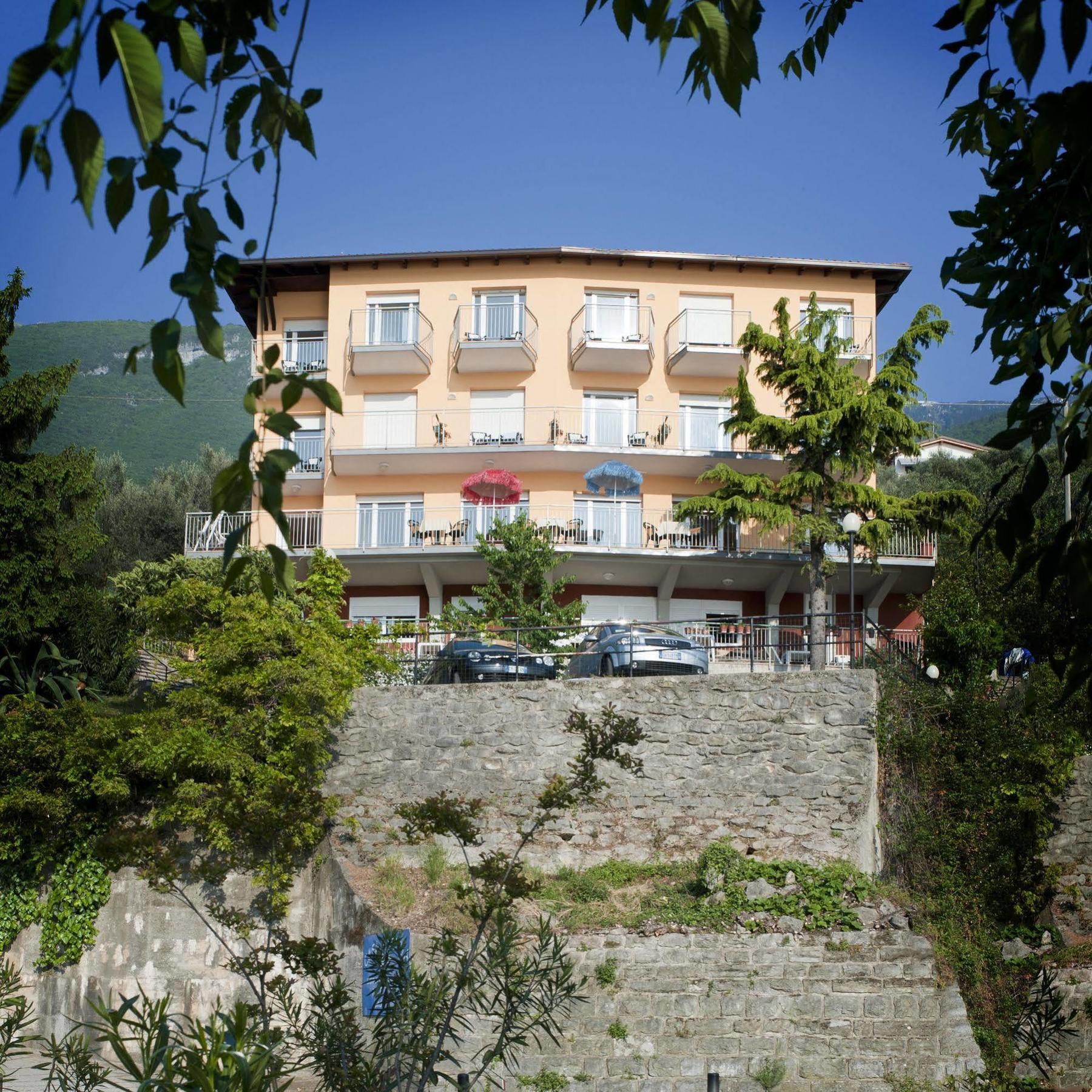 Hotel Casa Marinella Malcesine Eksteriør bilde